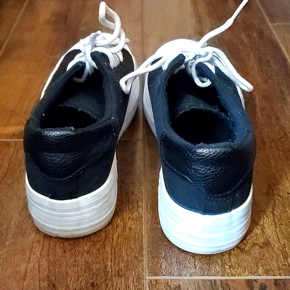 F21 - SZ 6 Black Chunky Platform Sneakers - Picture 4 of 8